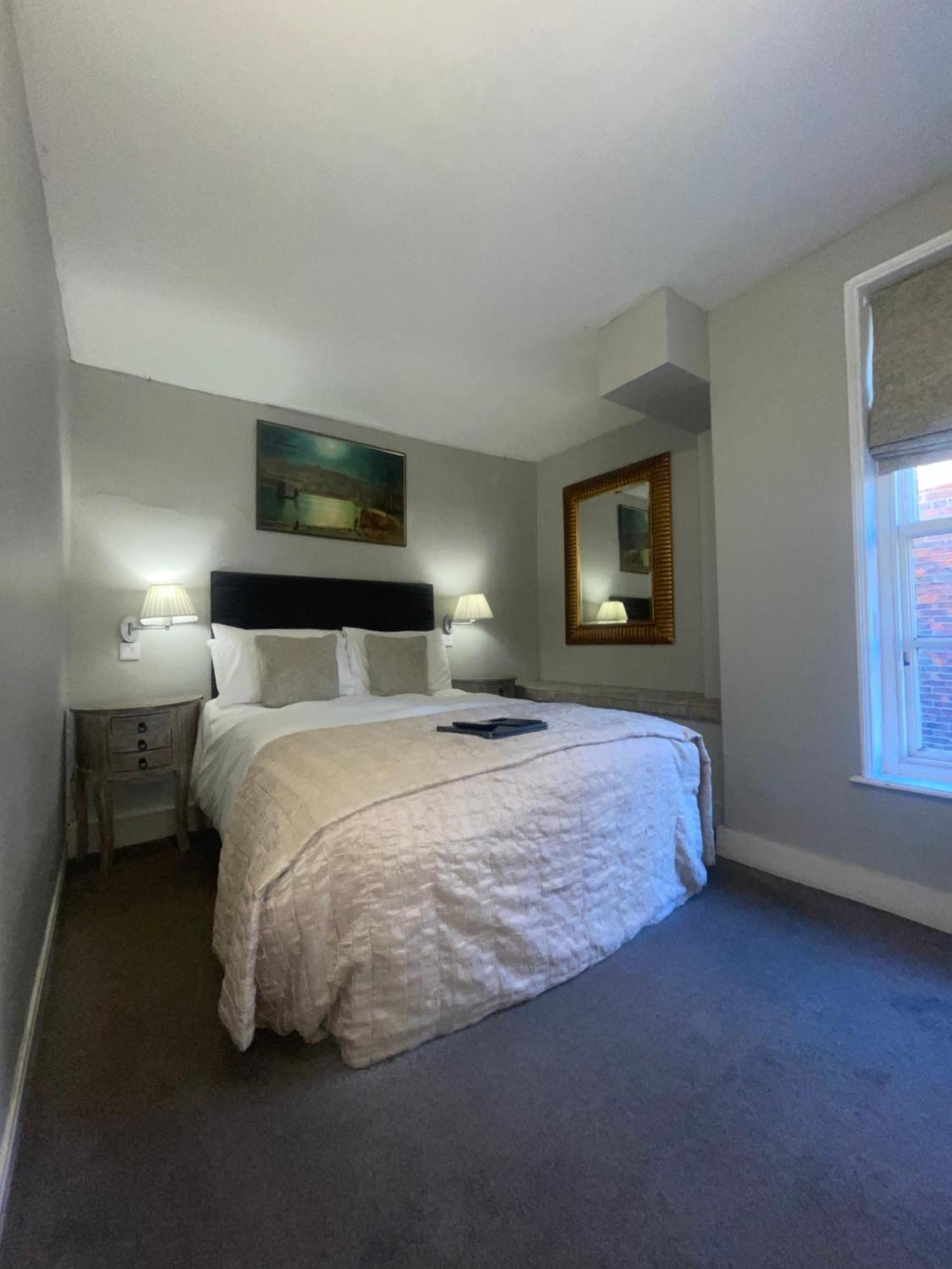 Hotel White Horse & Griffin à Whitby Extérieur photo