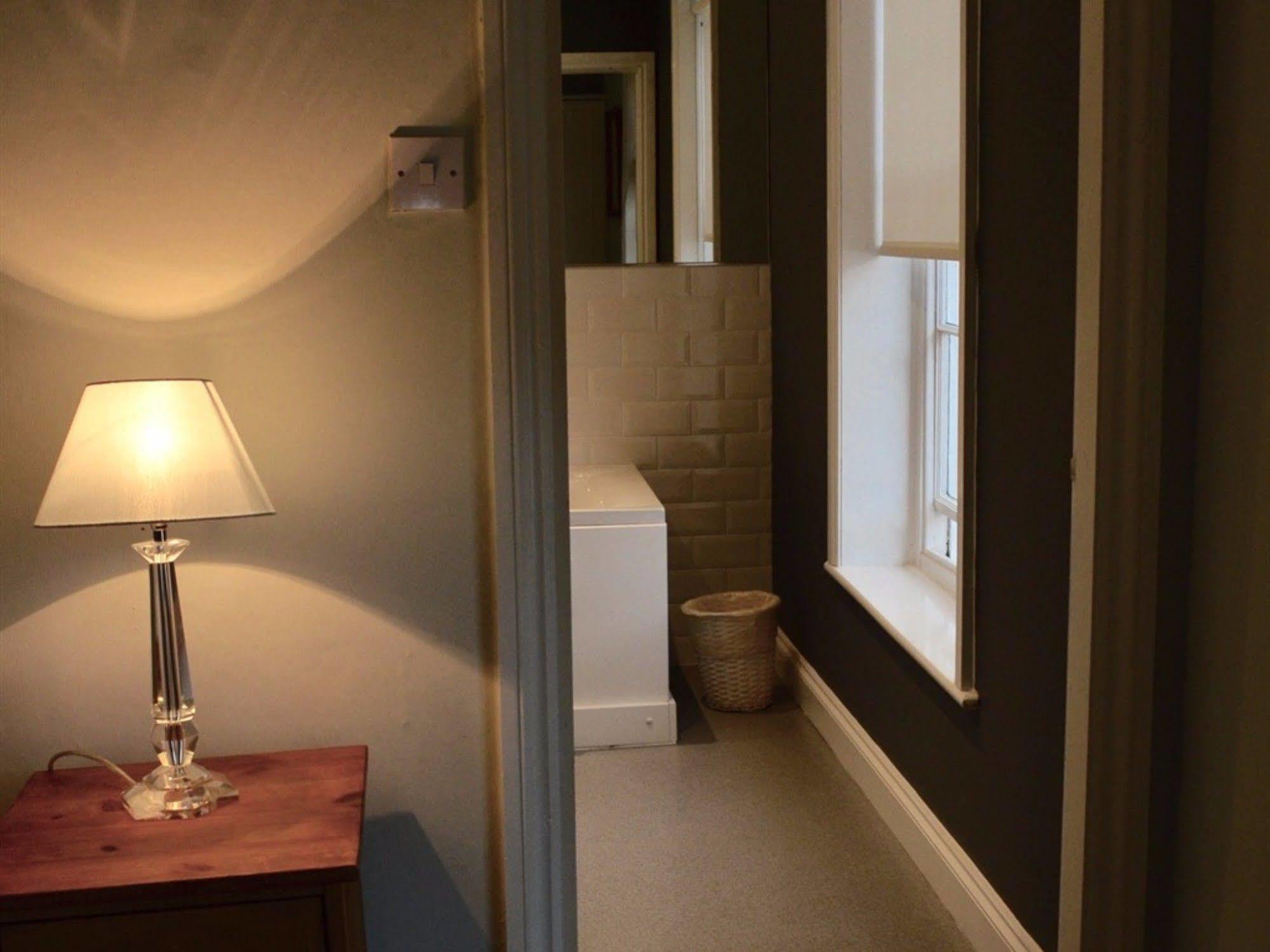 Hotel White Horse & Griffin à Whitby Extérieur photo