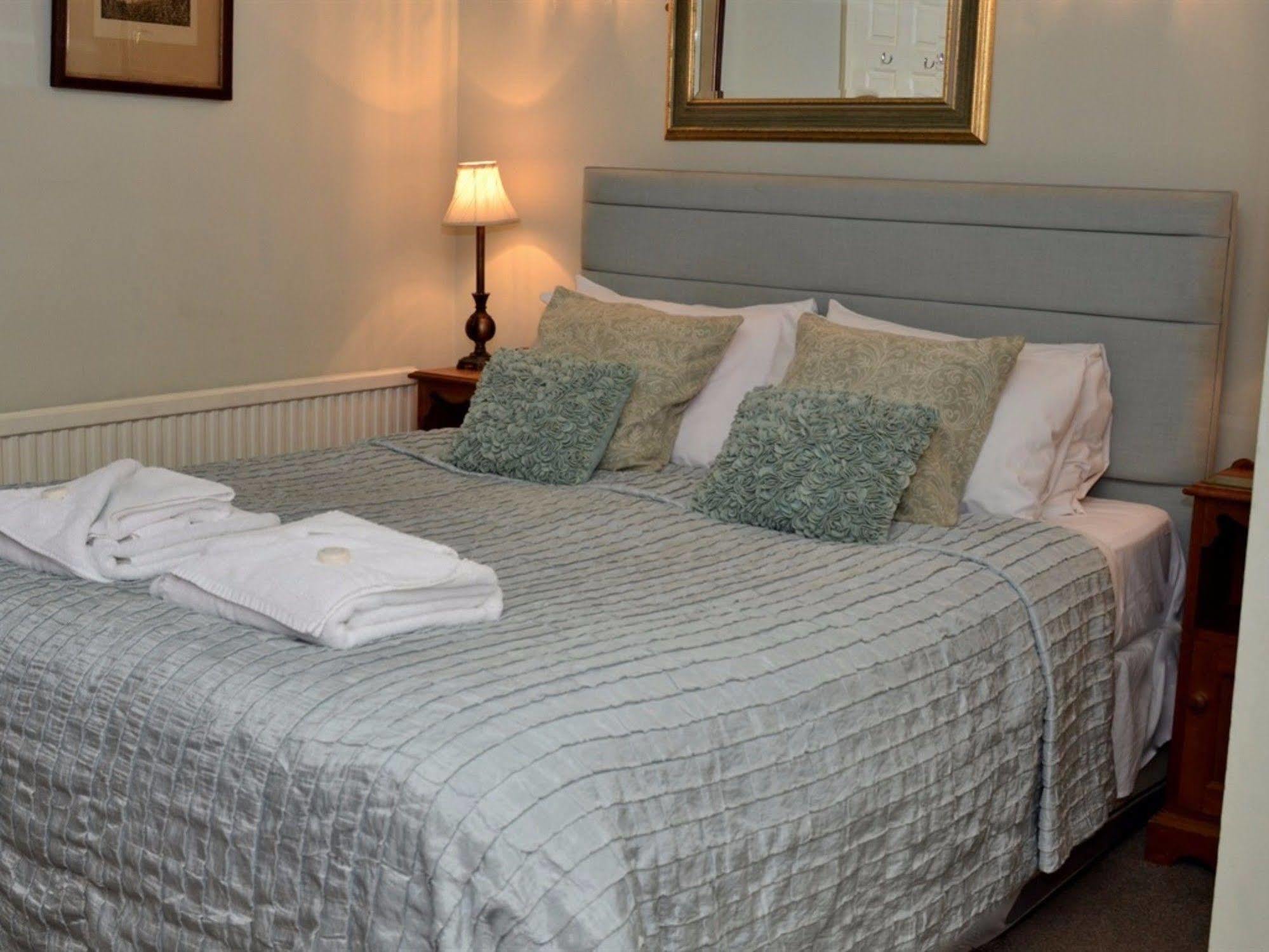 Hotel White Horse & Griffin à Whitby Extérieur photo