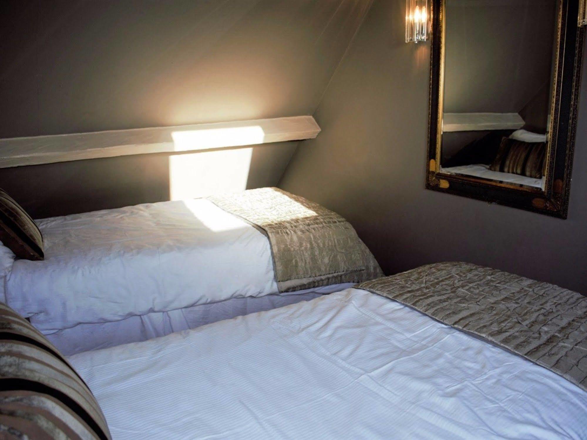 Hotel White Horse & Griffin à Whitby Extérieur photo