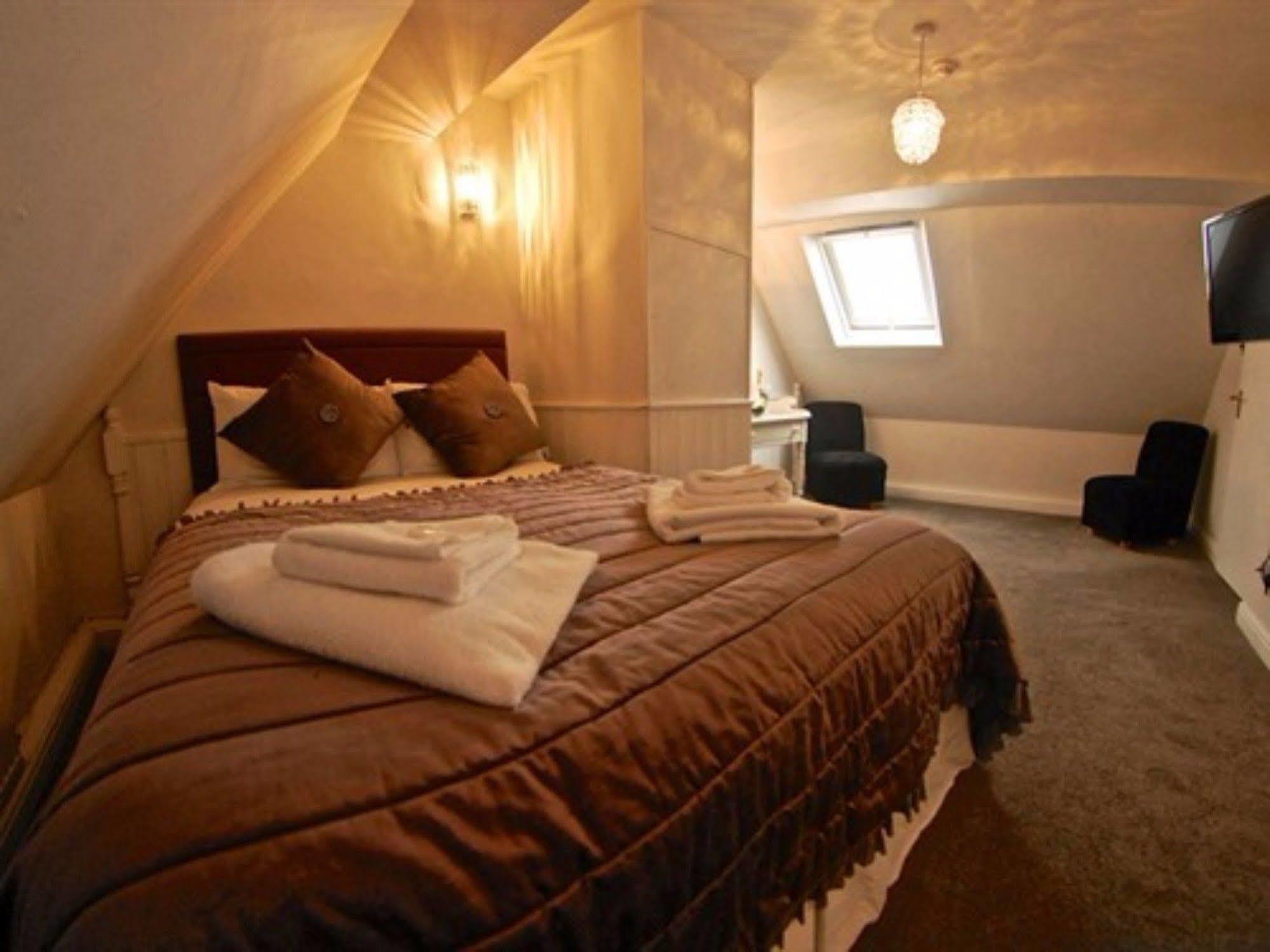 Hotel White Horse & Griffin à Whitby Extérieur photo